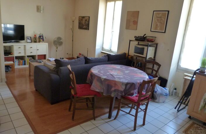 Appartment T.3 - 2 Chambres - Avec locataire - Parking — photo 2