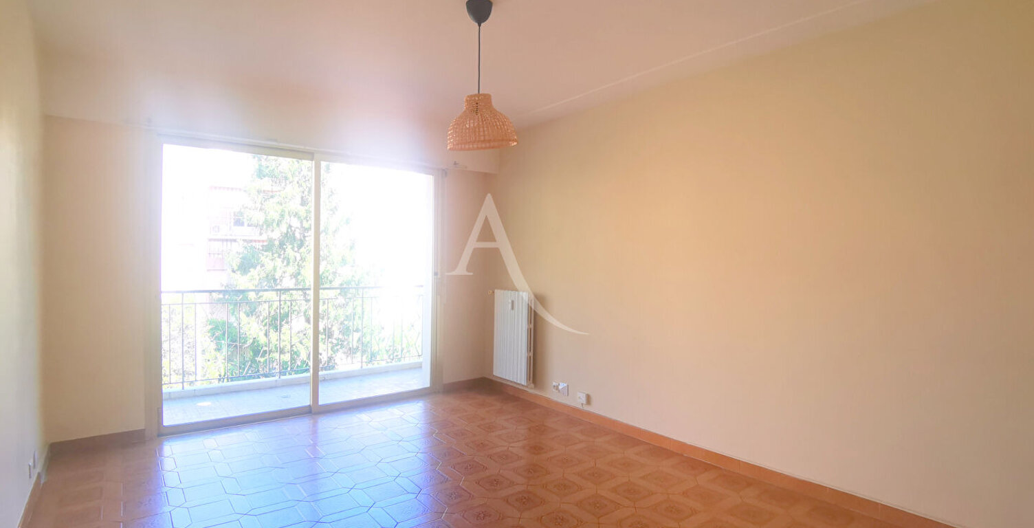 CESSOLE : STUDIO AU 4EME ETAGE DANS RESIDENCE STANDING — photo 1