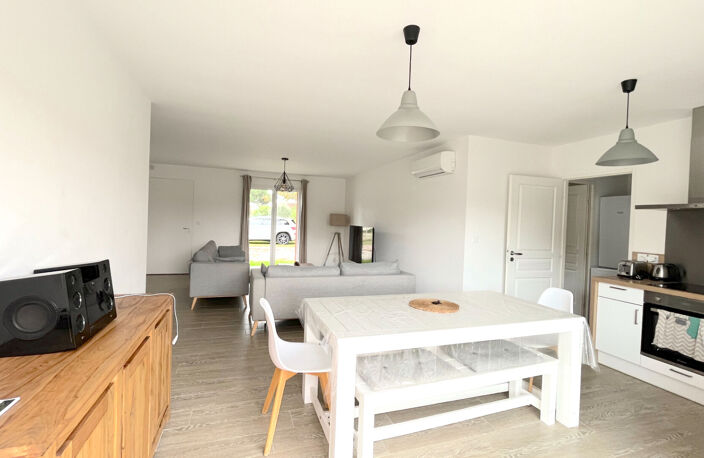 A LOUER MAISON MEUBLEE DE TYPE 4 AVEC JARDIN ET PISCINE - LEGE CAP FERRET — photo 2