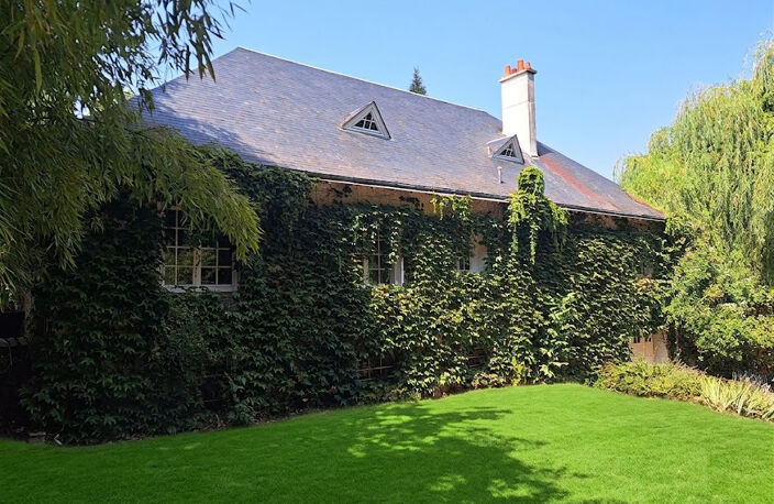 VILLA AVEC GRAND PARC ET PISCINE, SECTEUR EST — photo 4