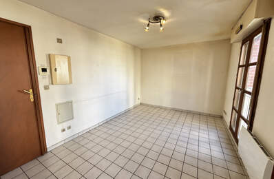 STUDIO - 9 PLACE DU BICENTENAIRE — photo du bien