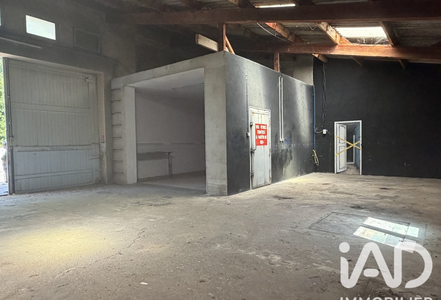 Vente Boutique/Local commercial 180 m&sup2; — photo 1