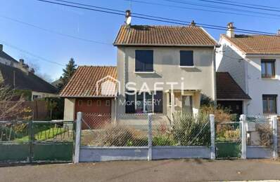 Maison avec jardin, alliant calme et proximité des commodités — photo du bien