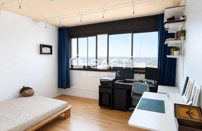 Paris 15 - 106 m²- 4 CH, terrasse 15 m², accès handicapé, cave et parking — photo 4