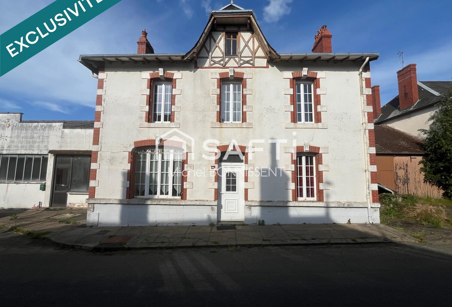 Maison de caractère avec sous sol et grande dépendance — photo 1