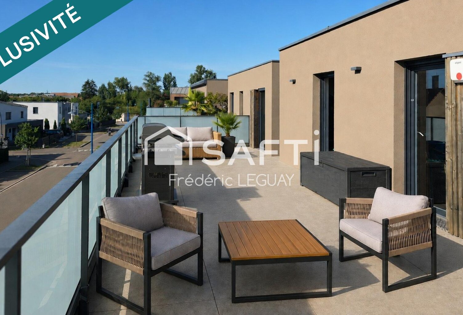 Bel appartement en attique avec vaste terrasse — photo 1