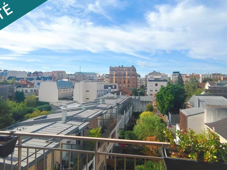 2P spacieux au dernier étage, balcons, vue dégagée — photo 1