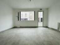 Rare à la vente !!! Immeuble composé d'un duplex et deux locaux commerciaux — photo 2