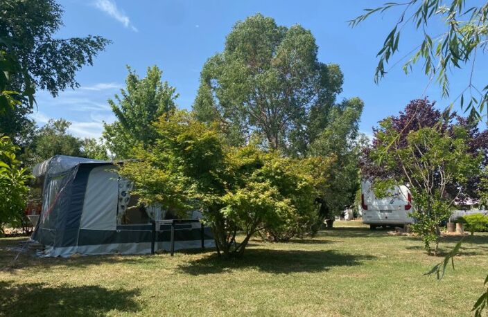 Terrain de 8446 m² avec abris de jardin — photo 2