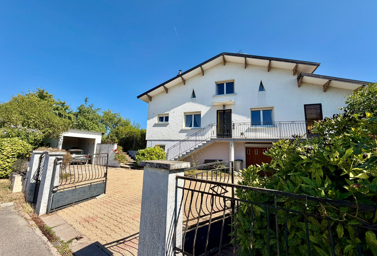 Vente maison 160m2, 4/5 chambres, terrain 1443 m2, LYOFFANS — photo 1