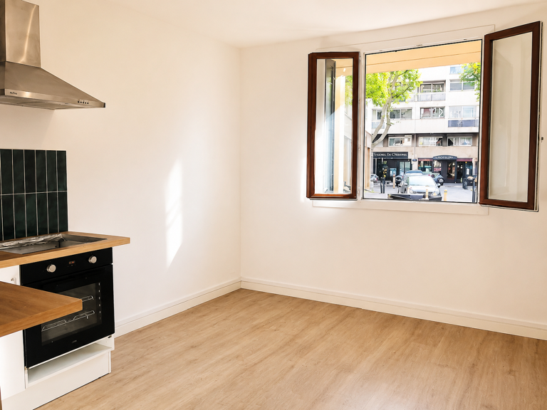 MARSEILLE 8e   ROND-POINT DU PRADO   T2 MEUBLÉ 31,65 m2 — photo 1