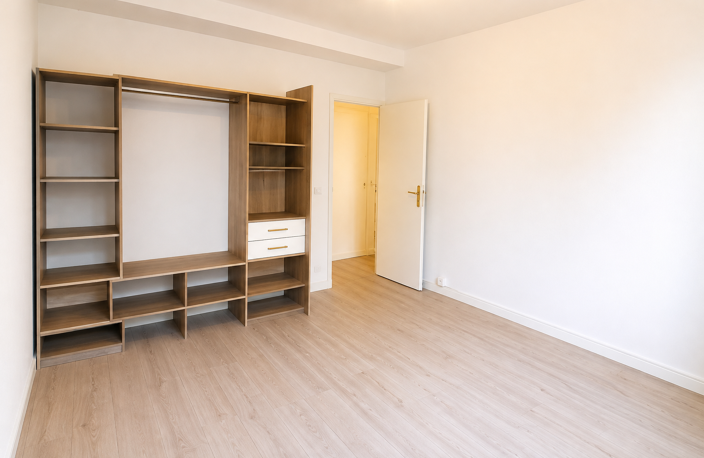 MARSEILLE 8e   ROND-POINT DU PRADO   T2 MEUBLÉ 31,65 m2 — photo 3