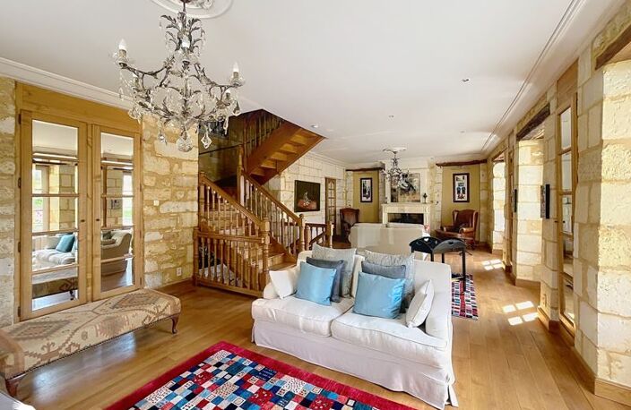 Maison en pierre de 7 pièces principales — photo 3