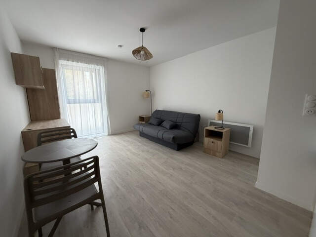 LA ROCHELLE LES MINIMES, STUDIO  MEUBLÉ ETUDIANT — photo du bien