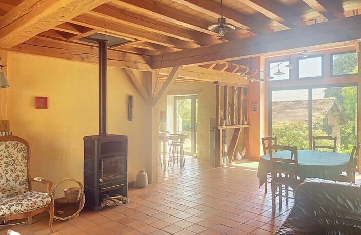 Maison en pierre de 7 pièces principales — photo 3