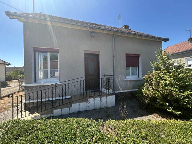 Maison en pierre de 3 pièces principales — photo du bien