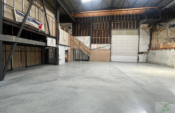 Local industriel — photo 4