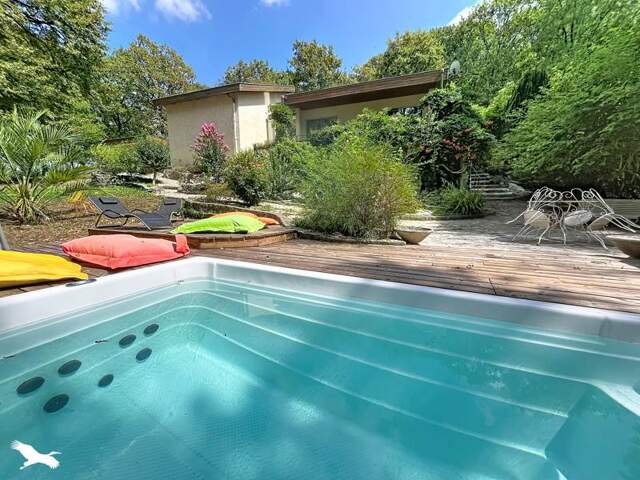 Villa de 9 pièces principales — photo du bien