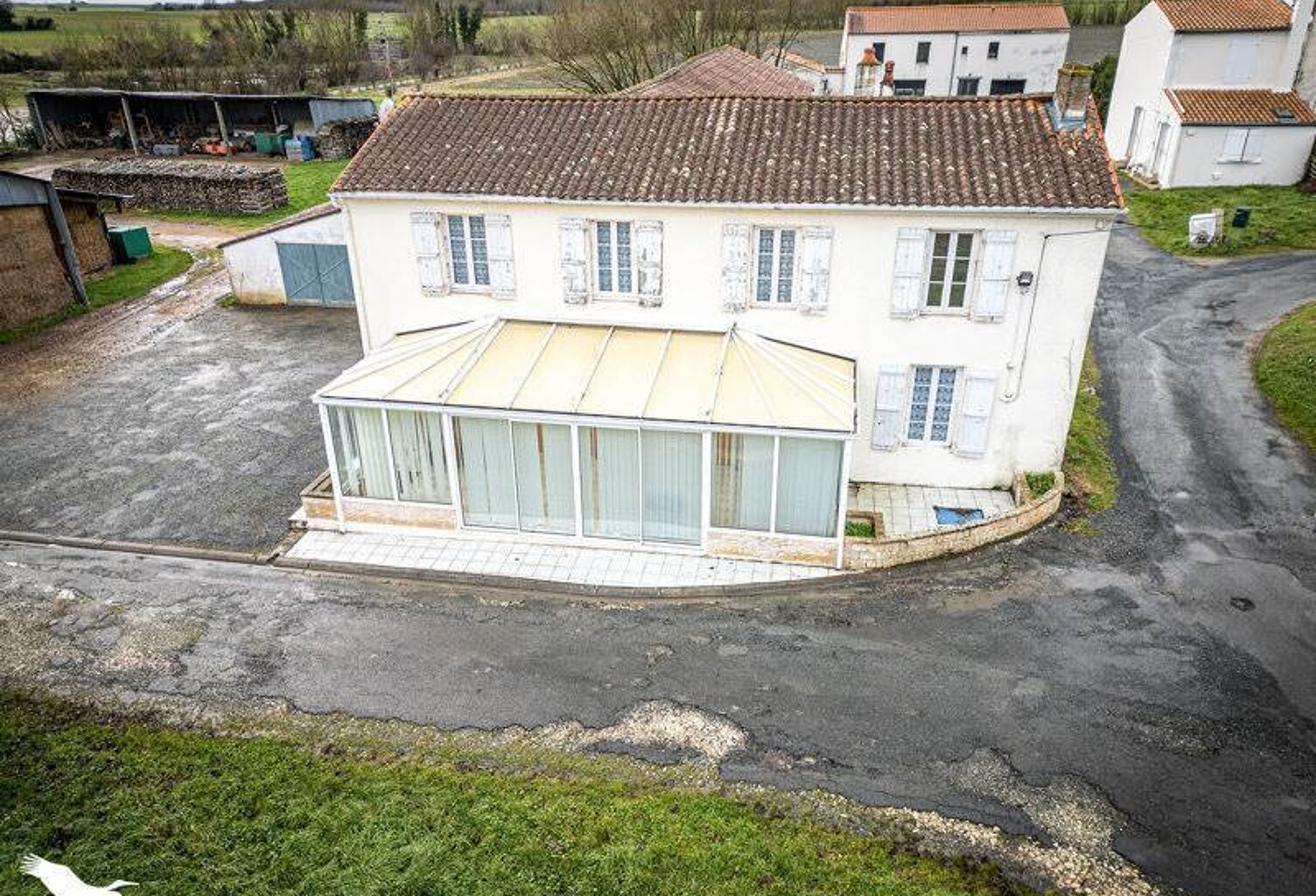 Maison en pierre de 7 pièces principales — photo 1