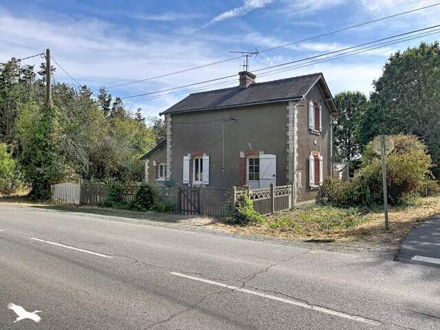 Maison en pierre de 4 pièces principales — photo du bien