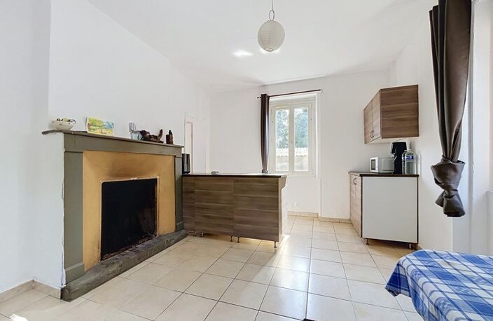 Maison en pierre de 4 pièces principales — photo 2