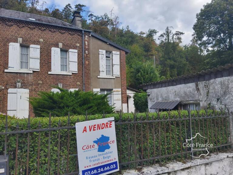 { SOUS OFFRE}. MAISON MITOYENNE À ROCROI 08, EN LIMITE DE RE — photo 1