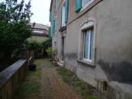 Immeuble de rapport, de 5 à 7 appartements, garage et jardin — photo 3