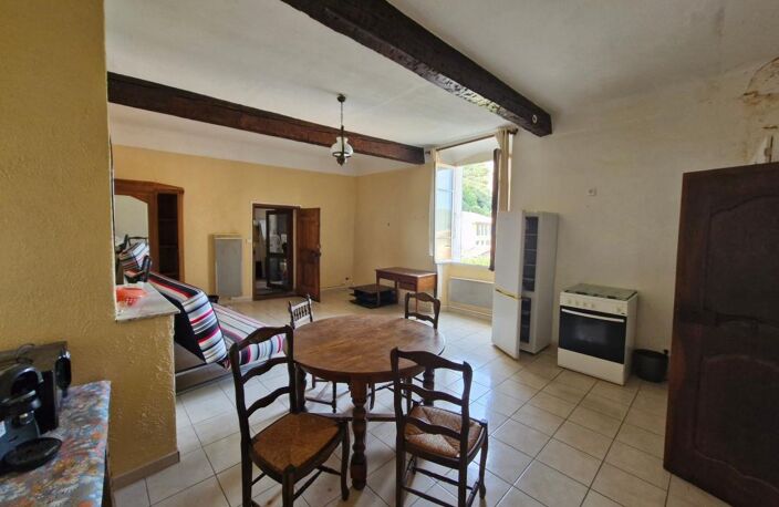 Immeuble de rapport, de 5 à 7 appartements, garage et jardin — photo 5