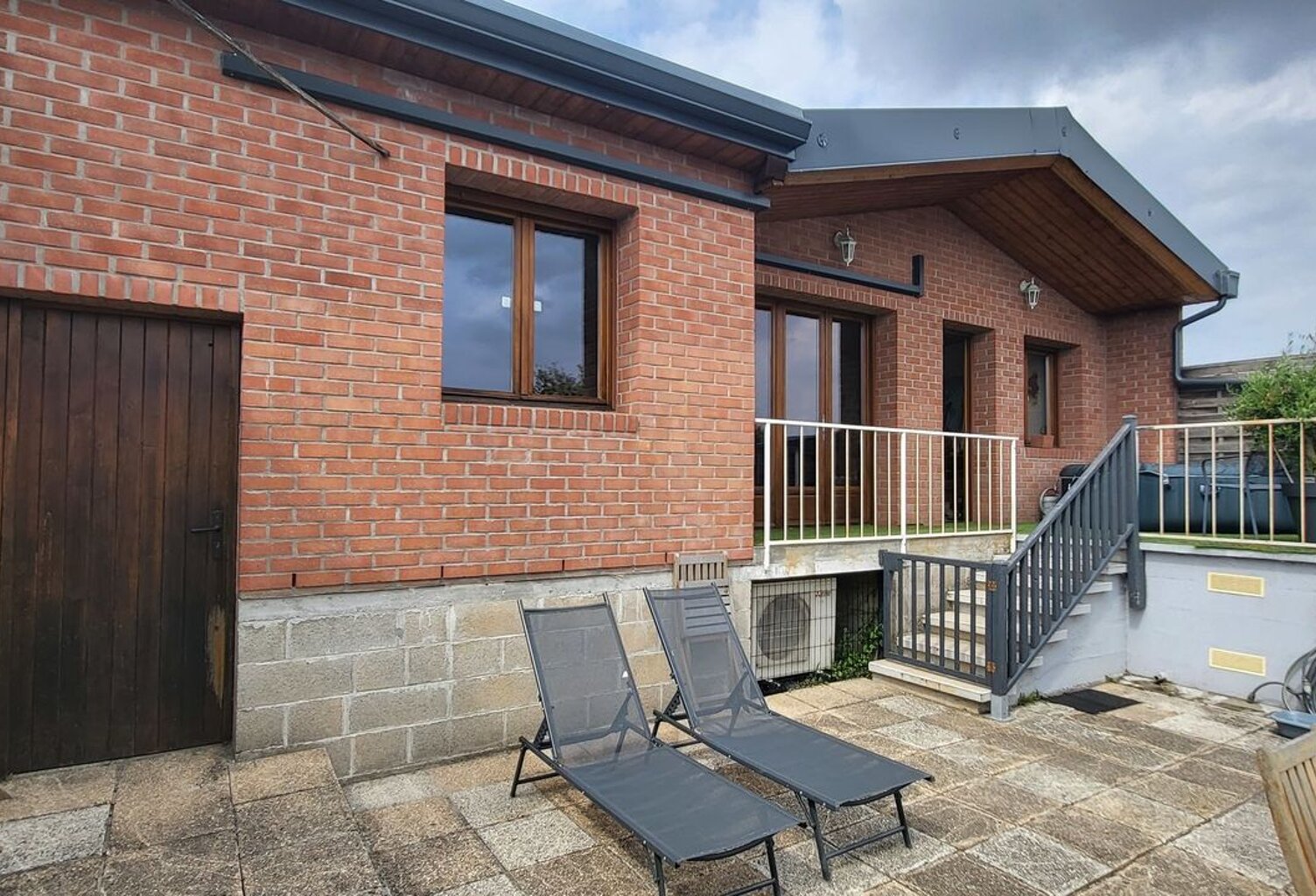 Maison familiale semi-mitoyenne et semi-plain-pied  120 m² — photo 1
