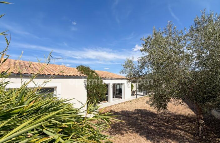 Maison à vendre 4 pièces de plain-pied avec jardin & garage LONGEVES (17) — photo 3
