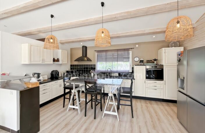 Maison à vendre 4 pièces de plain-pied avec jardin & garage LONGEVES (17) — photo 4