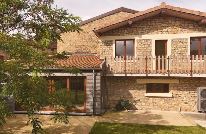 MAISON RÉNOVÉE DE 183 M² – 4 CHAMBRES – 3 SALLES D’EAU – JARDIN — photo 2