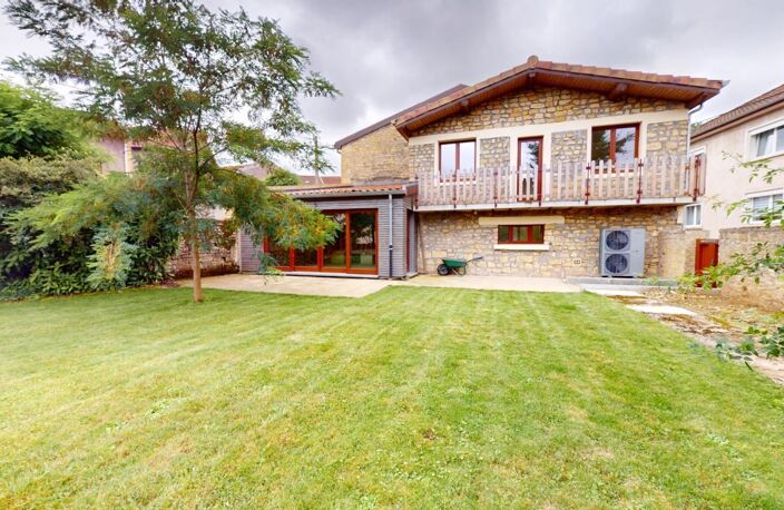 MAISON RÉNOVÉE DE 183 M² – 4 CHAMBRES – 3 SALLES D’EAU – JARDIN — photo 3