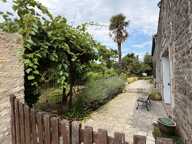 MARSAIS SAINTE RADEGONDE (85570) - ADORABLE MAISON DE PLAIN PIED EN PIERRES AVEC DEPENDANCES ET JARDIN — photo 3