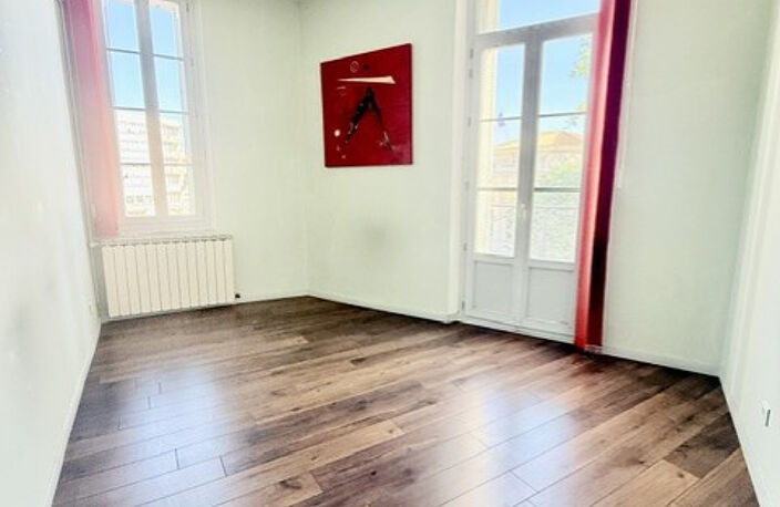 TOULON HAUTE VILLE - LOCAL PROFESSIONNEL - BUREAUX 7 PIECES — photo 3
