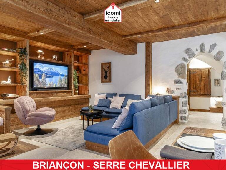HAUTES-ALPES - Briançon (05100) - A VENDRE - PIED DE CHALET EN DUPLEX PRET A VIVRE DANS MAISON DE PAYS REHABILITEE EN 2026 •  JARDIN PRIVATIF • 3/4 STATIONNEMENTS • DPE A/B  • RARE — photo 1