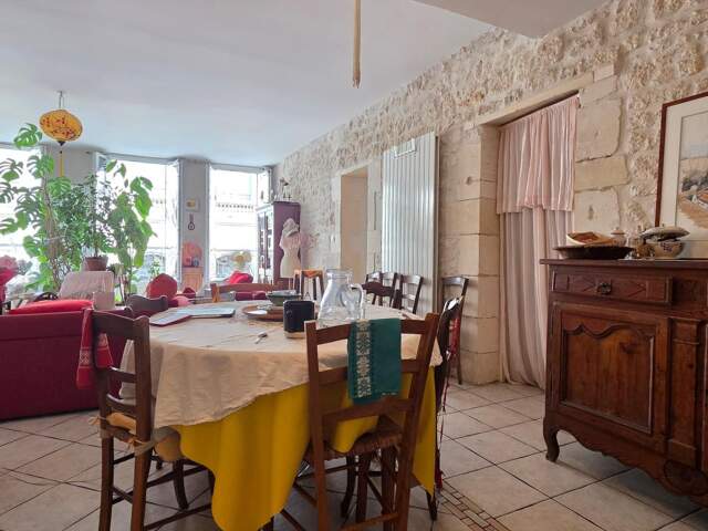 Grand appartement T4 - Terrasse privée - Vue sur les Halles — photo du bien