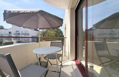 Studio meublé avec balcon, parking et piscine — photo du bien