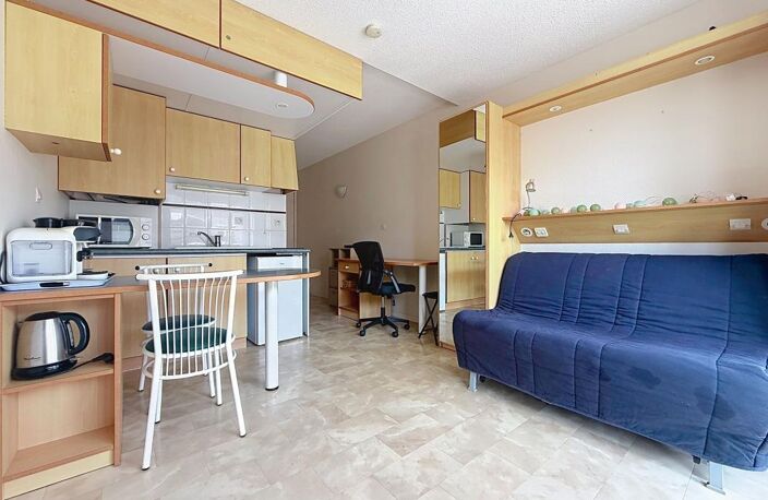 Studio meublé avec balcon, parking et piscine — photo 3