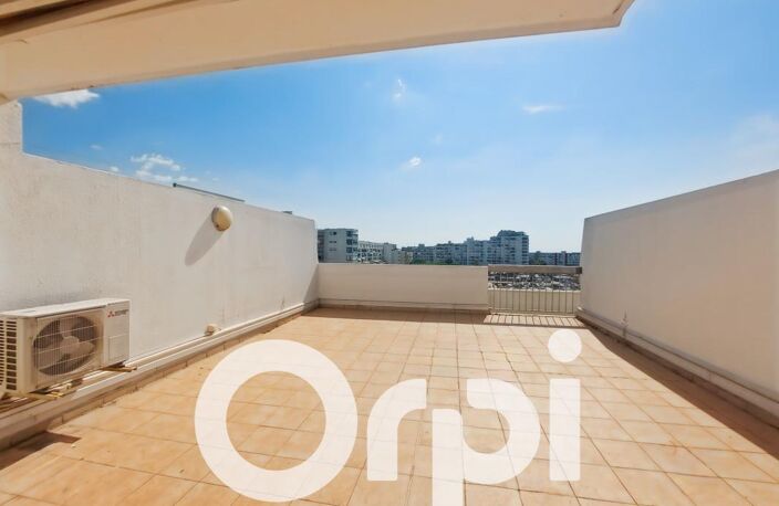 À Vendre Magnifique T3 duplex dernier étage – Vue mer & port – Carnon Plage — photo 4