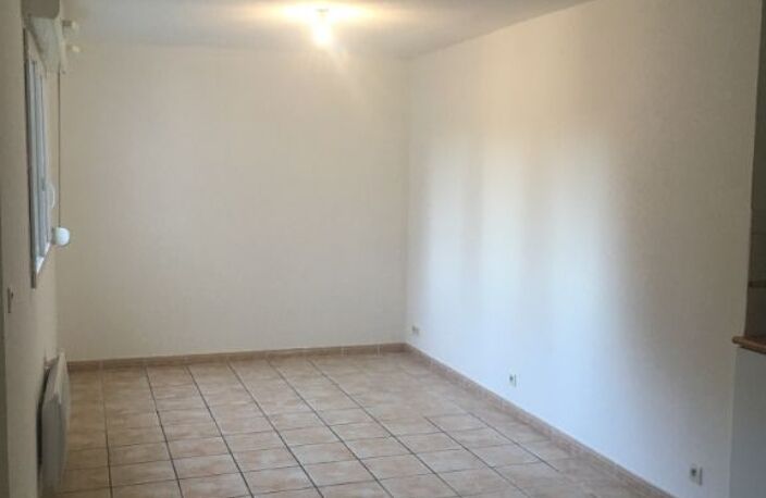 Appartement Nimes 1 pièce(s) 28 m2  sis  55 rue Séguier — photo 4