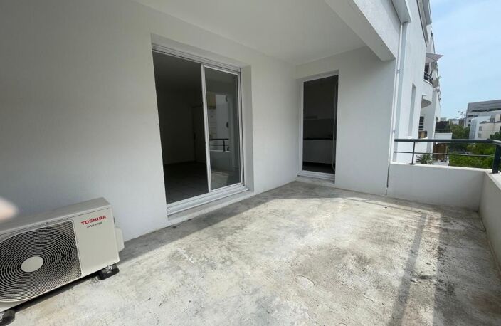 Appartement T2  RIVES DU LEZ avec terrasse et parking — photo 4