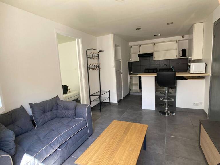 NIMES : appartement 2 pièces à louer — photo 1