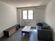 NIMES : appartement 2 pièces à louer — photo 2