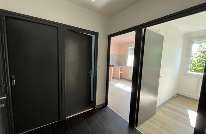 Appartement À Louer sur MENDE — photo 3