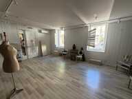 Bien commercial libre de 41 m² avec vitrines et accès sécurisé — photo 4