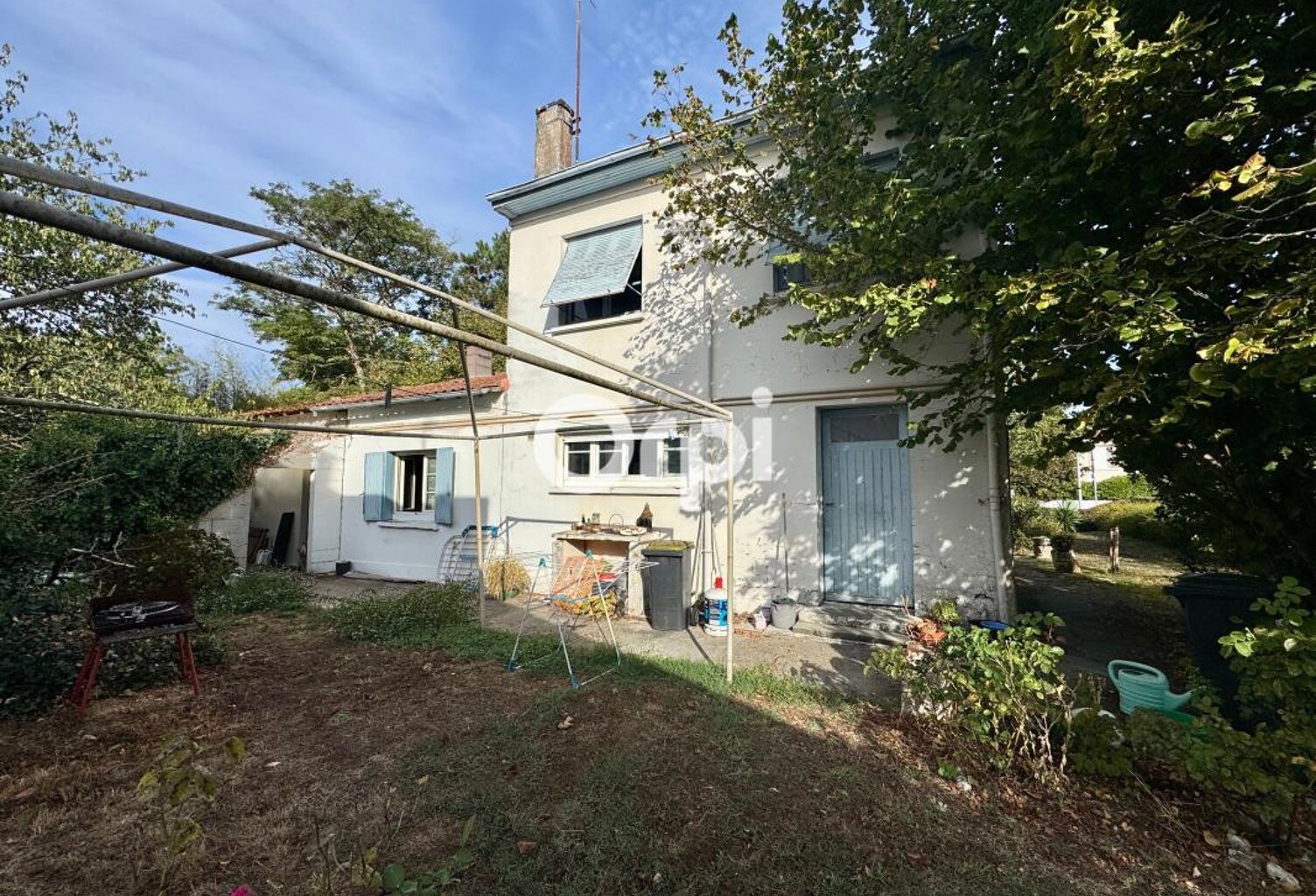 BREUILLET, centre, maison sur 2 niveaux sur un terrain de 1200 m² — photo 1