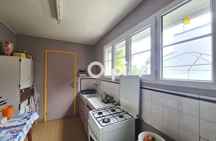 BREUILLET, centre, maison sur 2 niveaux sur un terrain de 1200 m² — photo 3