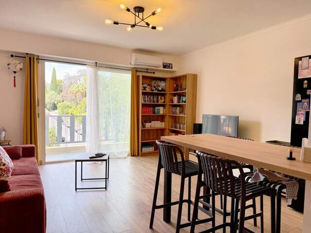 Cannes Les Anglais — 2 pièces 47 m² rénové, terrasse — photo du bien