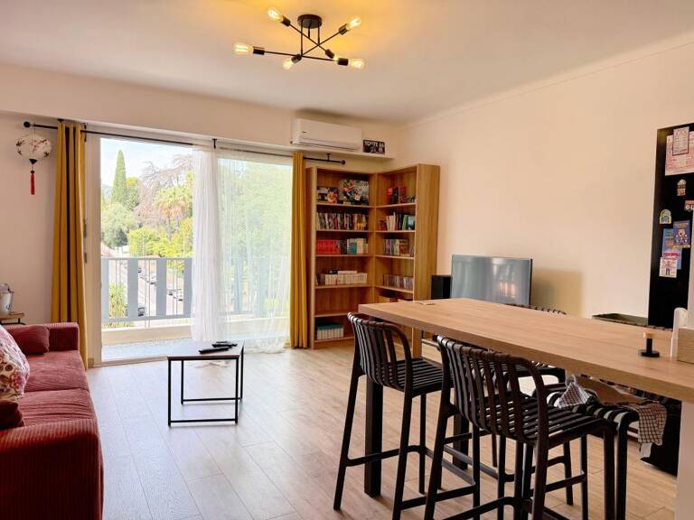 Cannes Les Anglais — 2 pièces 47 m² rénové, terrasse — photo 1